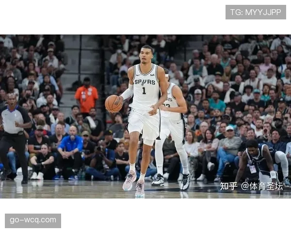 文班亚马谈季后赛首秀：保持专注，为圣安东尼奥而战